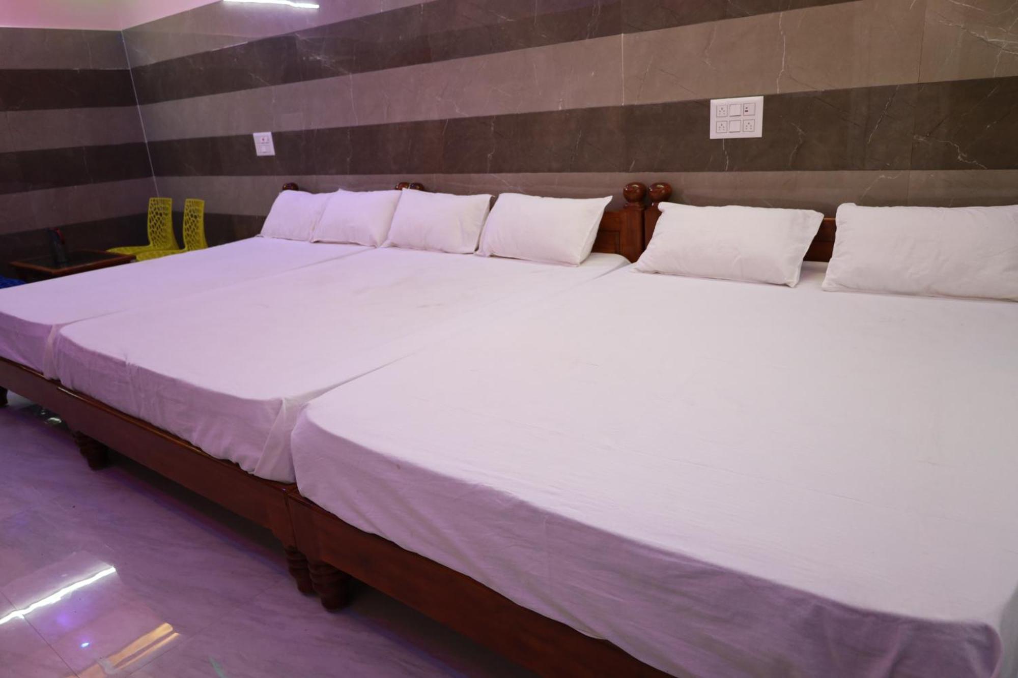 Rv Residency Hotel Wodapatti Exterior photo