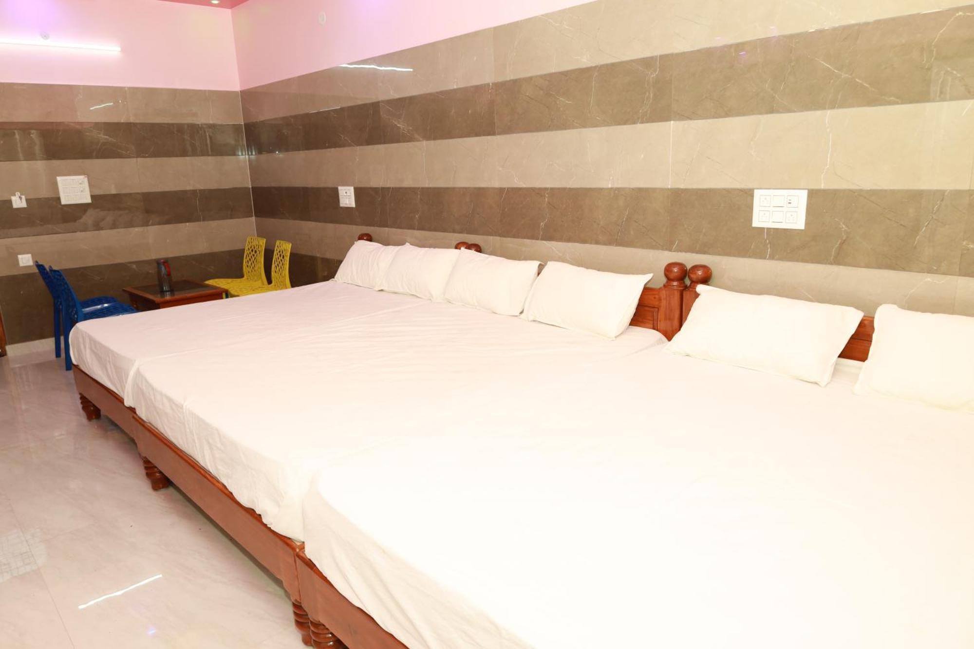 Rv Residency Hotel Wodapatti Exterior photo