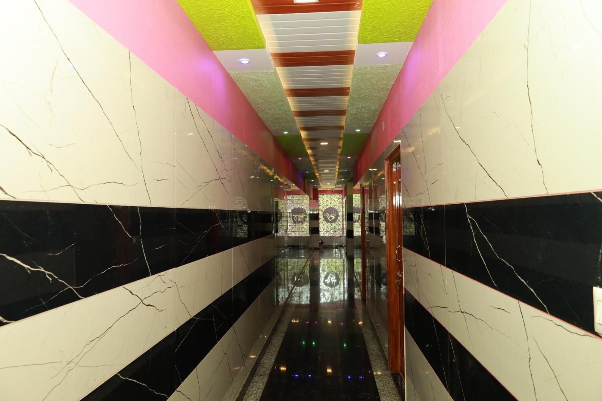 Rv Residency Hotel Wodapatti Exterior photo