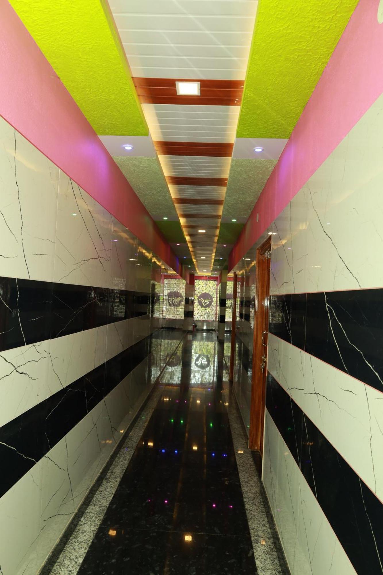 Rv Residency Hotel Wodapatti Exterior photo